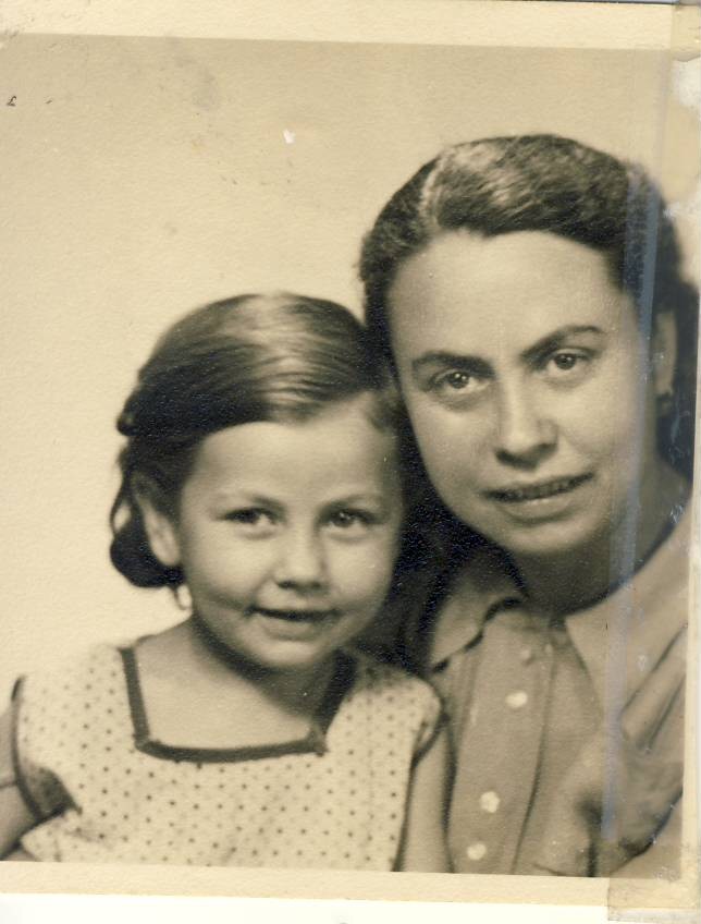 Young Eva and her mother