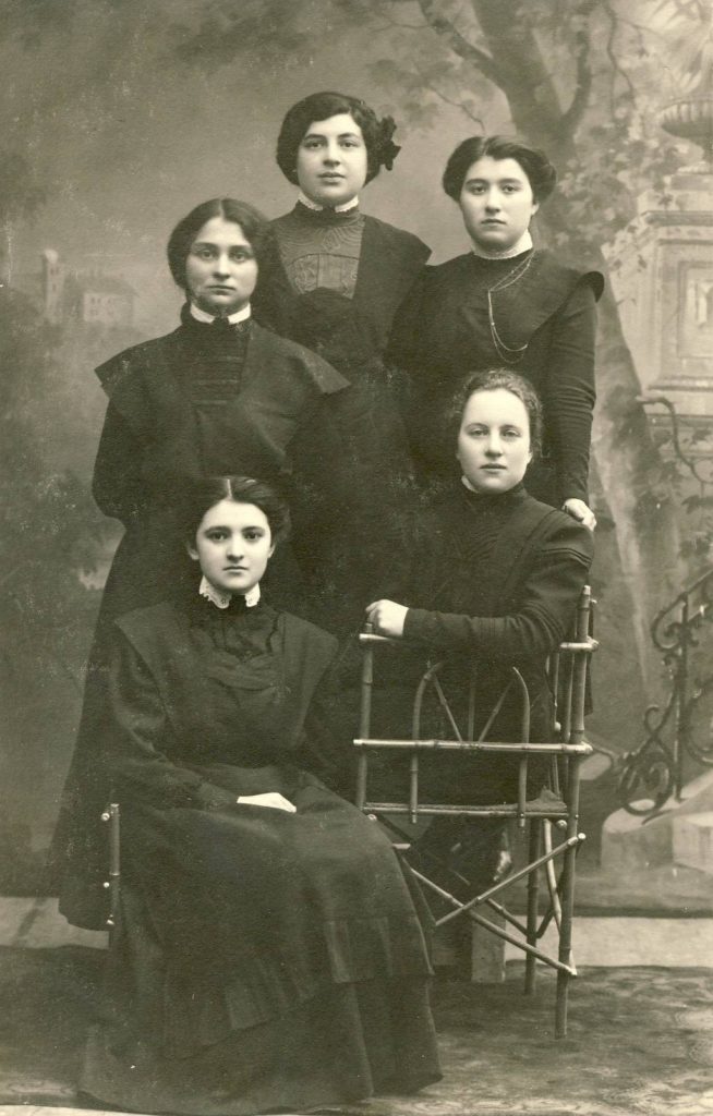 Mendel's mother with group of women