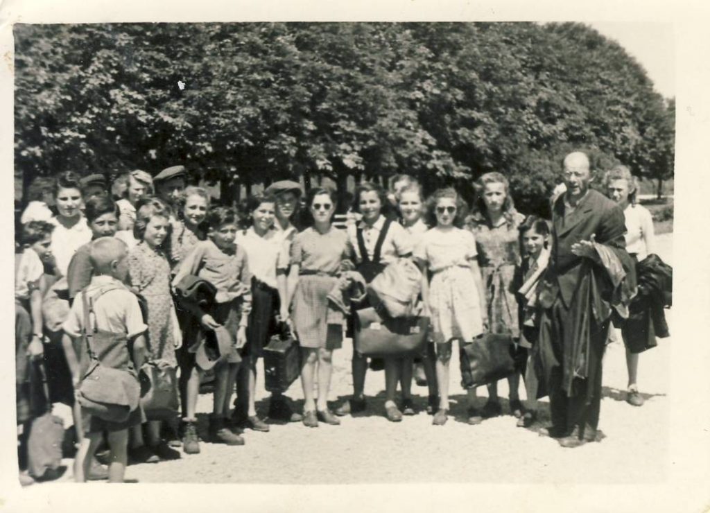 ORT Senior Class Outing in 1946