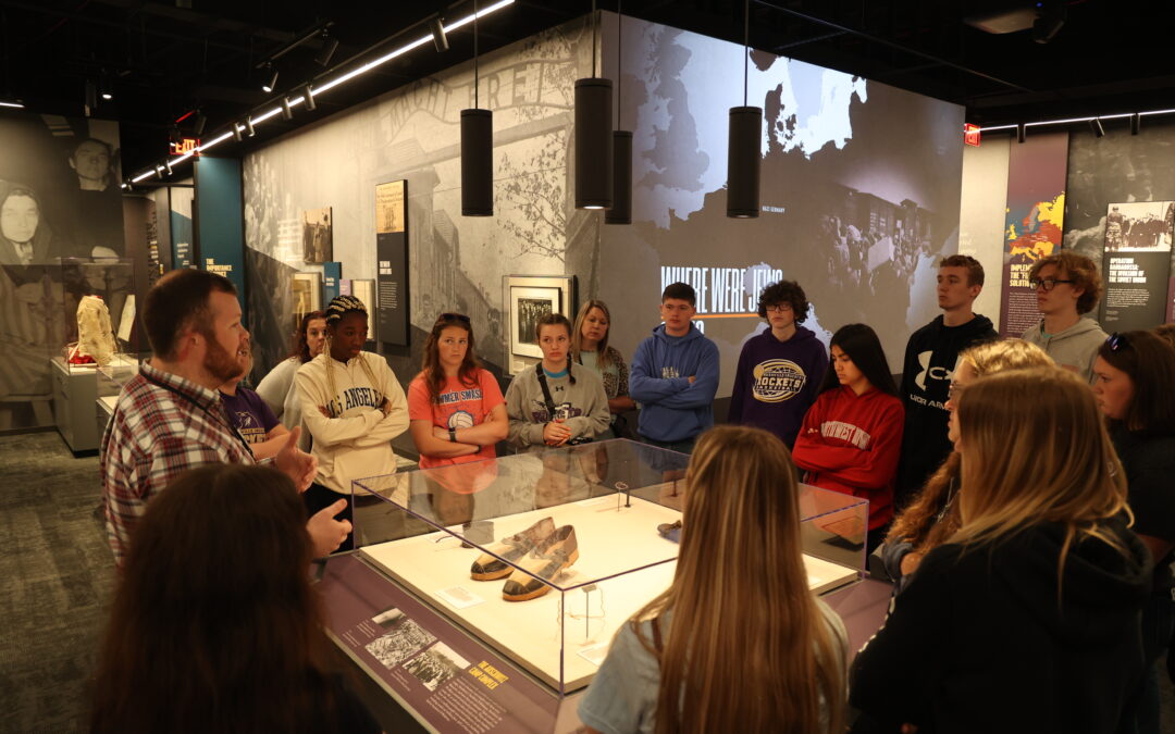 image of Student tour in the Holocaust Museum
